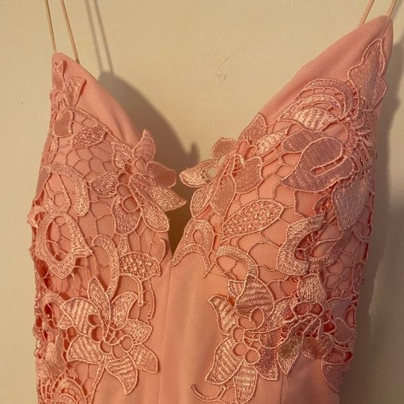 MEDIUM formal dress with flower design - Picture 3 of 5